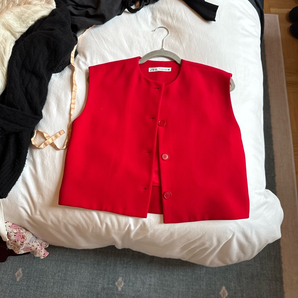 Zara Bright Red Button-Front Sleeveless Vest